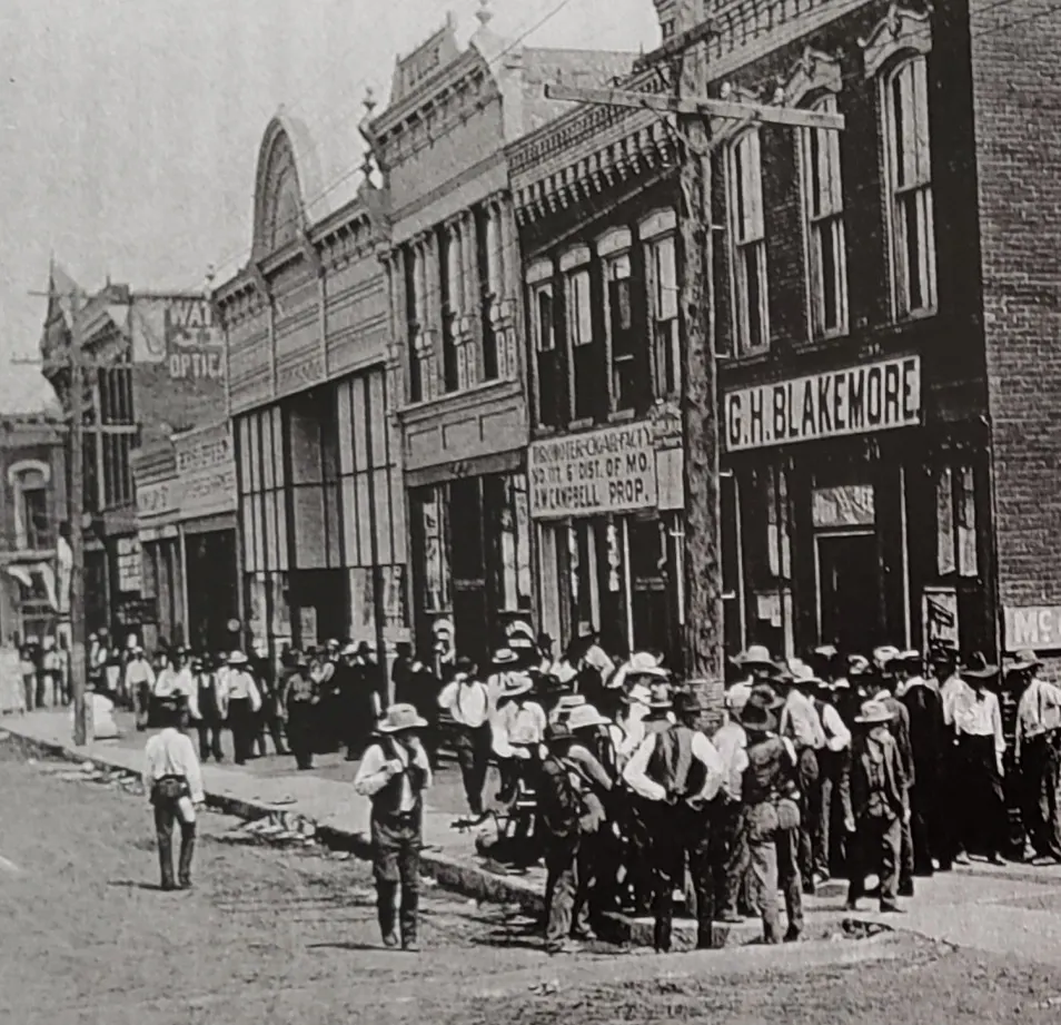 Storefronts on West Franklin